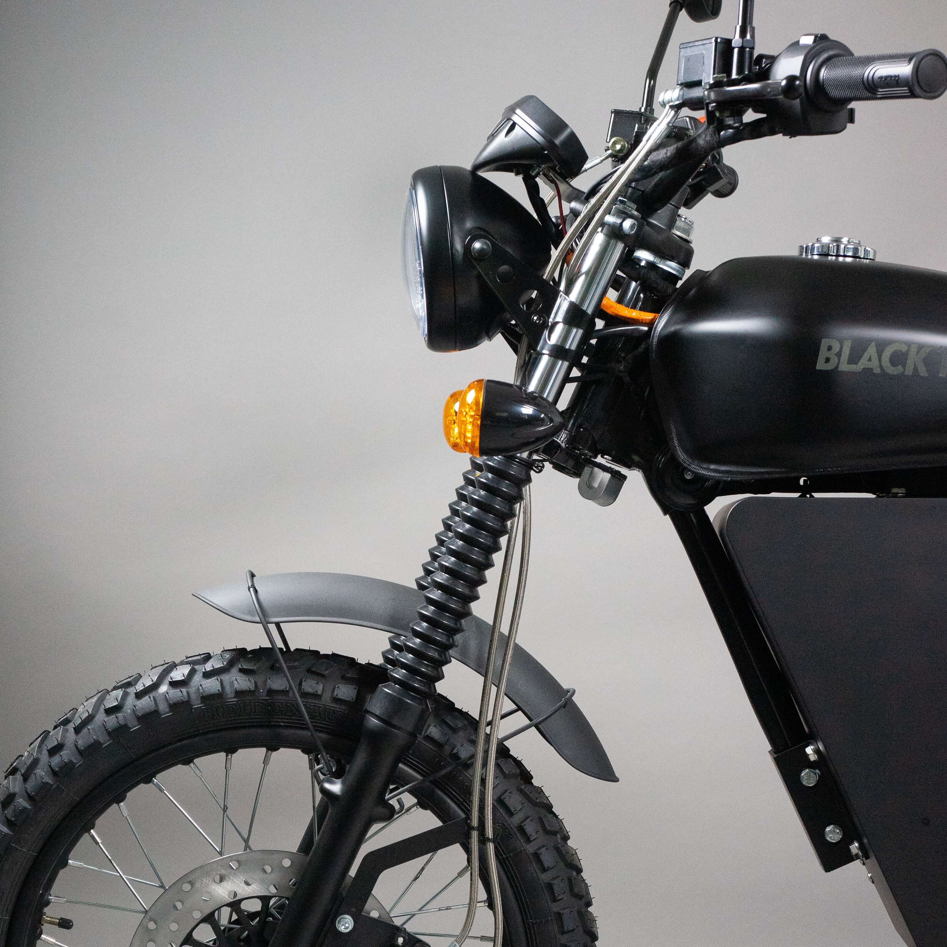 Scheinwerferhalter – Black Tea Motorbikes